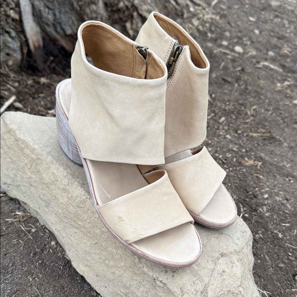 P. Monjo leather heeled sandals